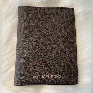 Michael Kors Jet Set Travel Passport Holder Wallet Case